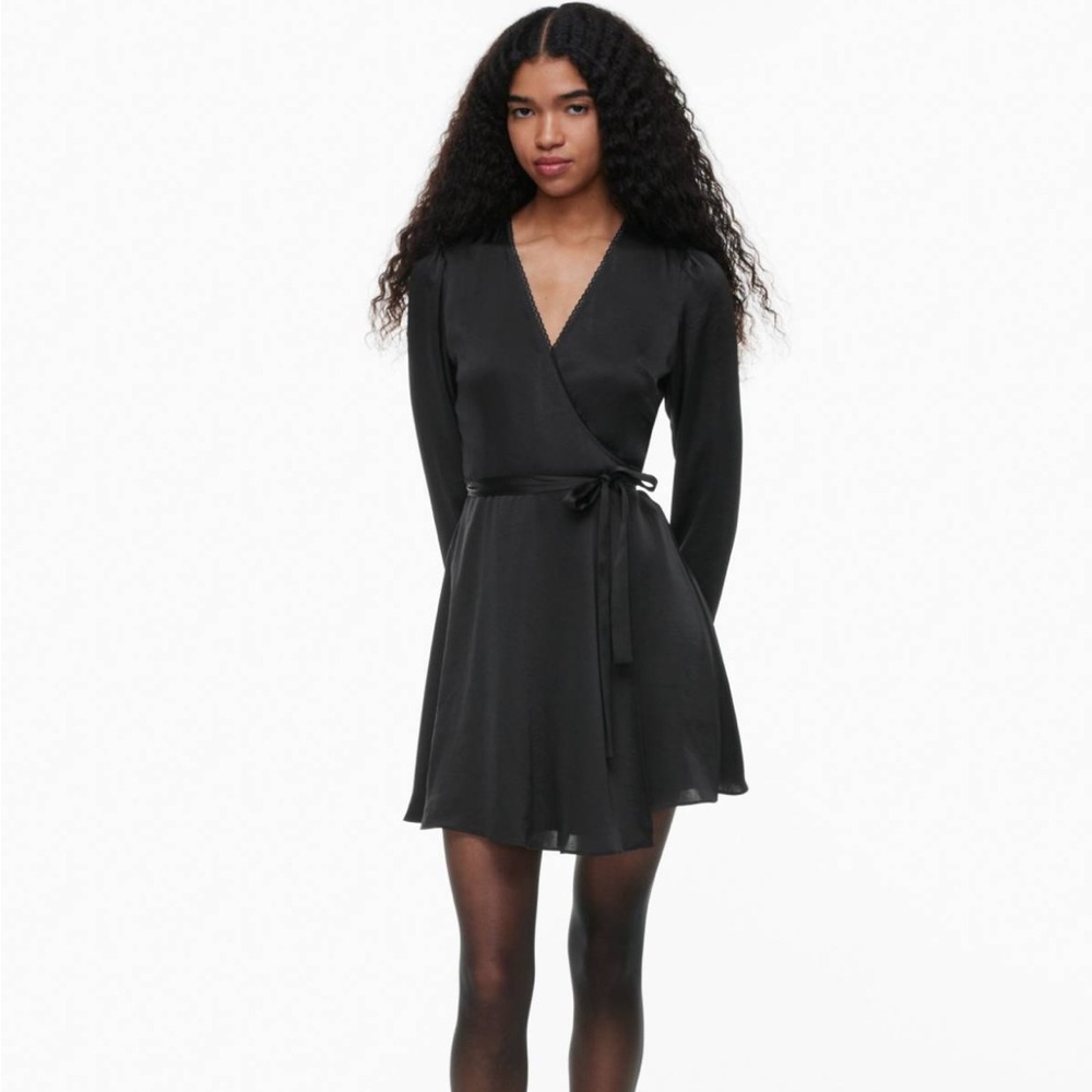Aritzia Wilfred Madamoiselle Satin Longsleeve Dress